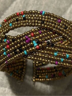Beaded Multi-Color Gold-Tone Wrap Braceletł